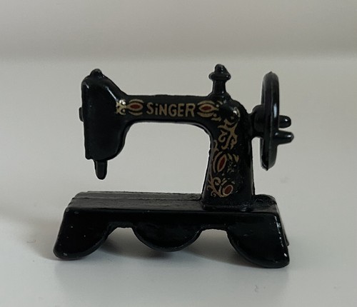 Dolls house singer sewing - singer,