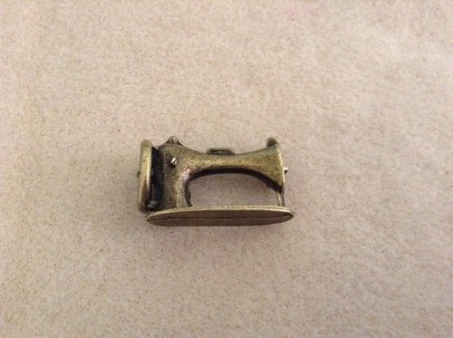 Dolls house vintage - , sewing