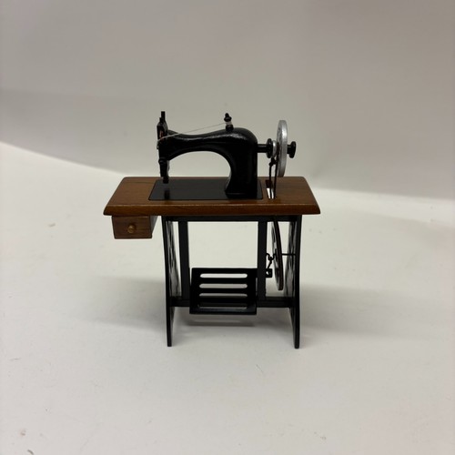 12th scale dolls house - 1:12th,