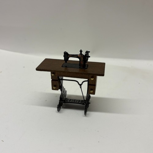 12th scale dolls house - 1:12th,
