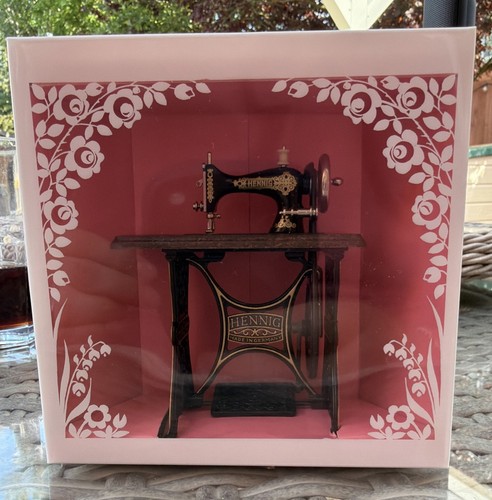 Dolls house 12th scale - house,