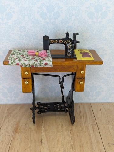 Sewing machine table set - table, wood