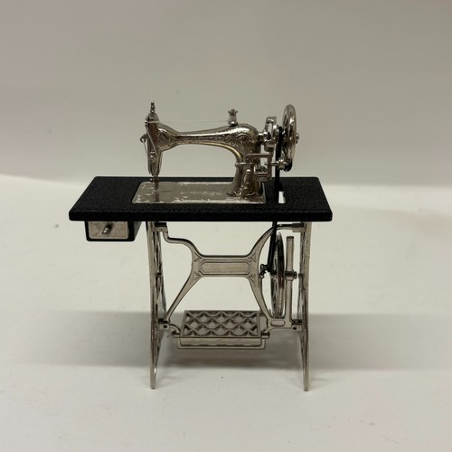 12th scale dolls house - 1:12th,