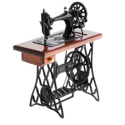Black sewing machine - black, /10