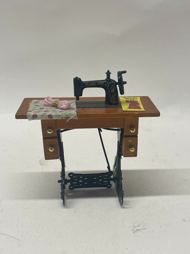 12th scale dolls house - 1:12th,