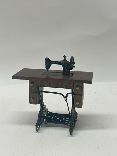 12th scale dolls - scale, house
