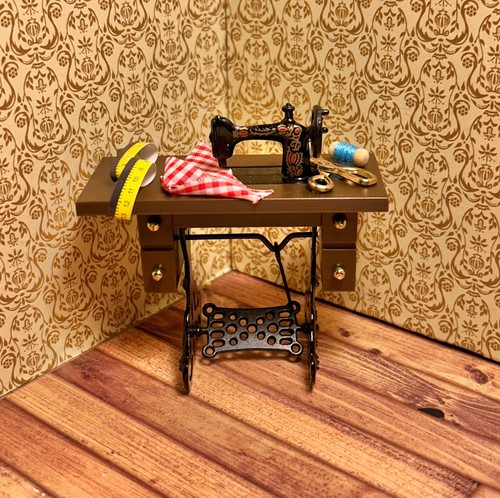 Doll house freestanding - doll's,
