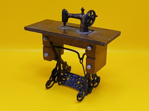 Dolls house miniature 12 - dolls,